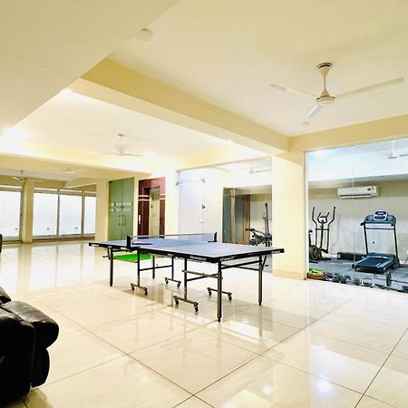 Bluo Studio4 Golf Course Road - Gym, Balcony, Lift Gurgaon Esterno foto