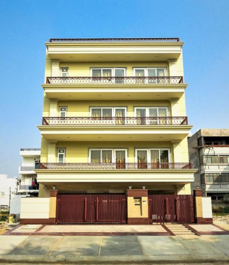 Bluo Studio4 Golf Course Road - Gym, Balcony, Lift Gurgaon Esterno foto