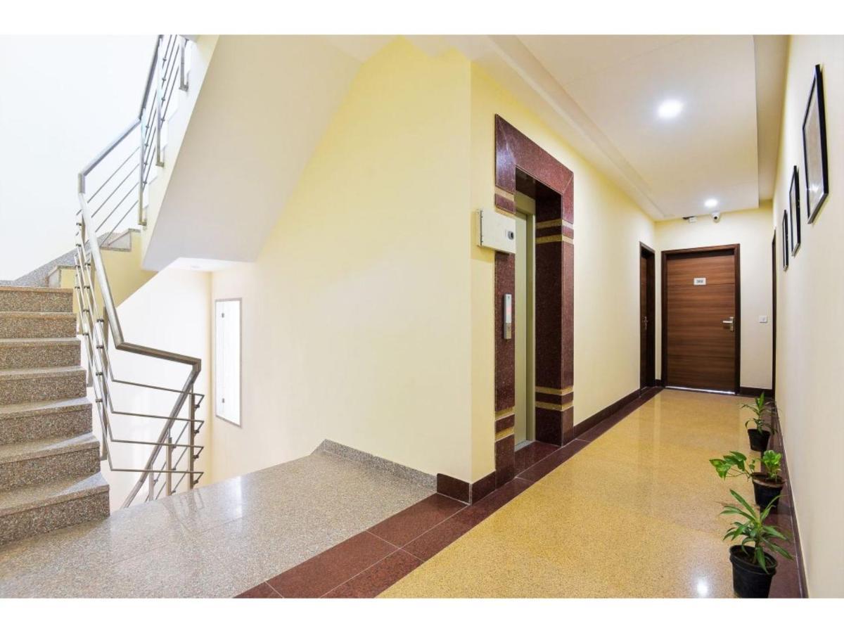Bluo Studio4 Golf Course Road - Gym, Balcony, Lift Gurgaon Esterno foto